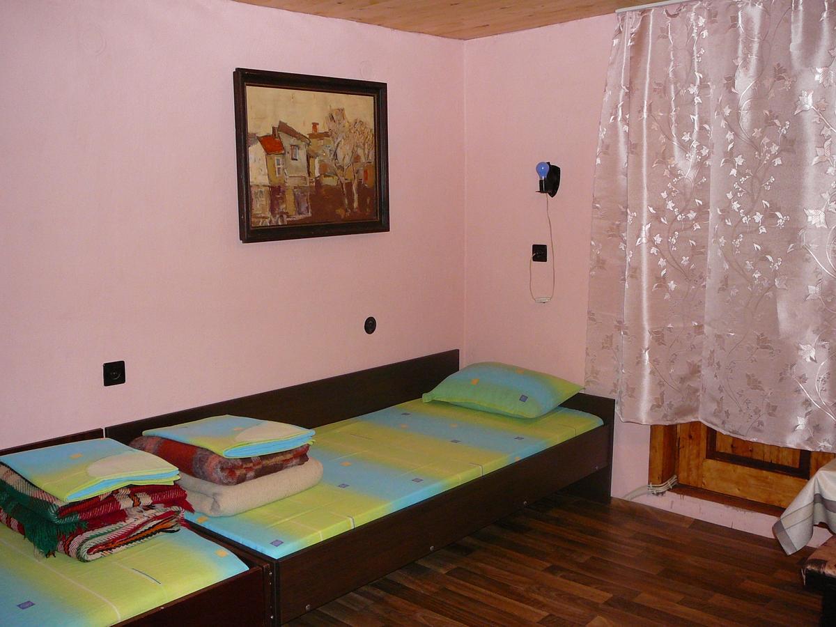 Mountain Sun Guest House Чифлик Экстерьер фото