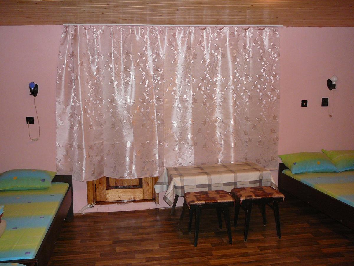 Mountain Sun Guest House Чифлик Экстерьер фото