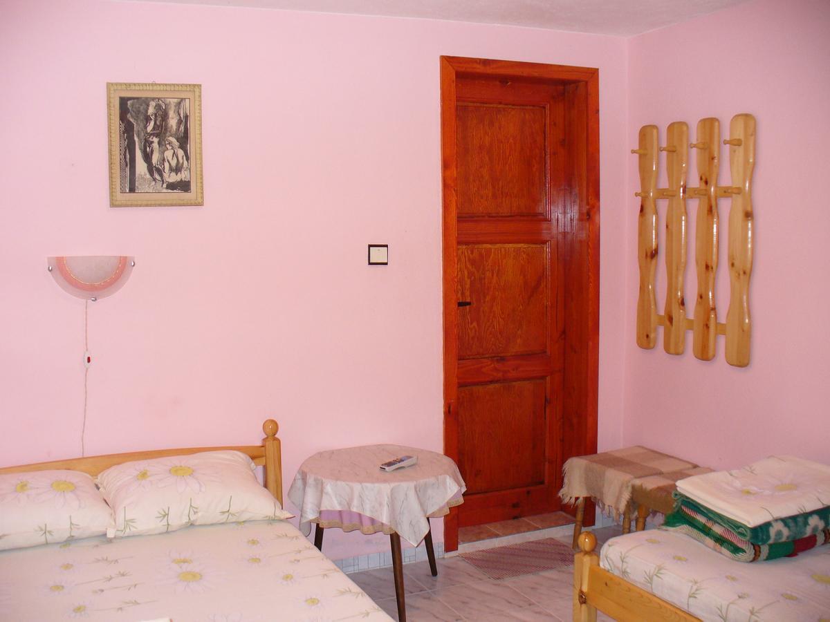 Mountain Sun Guest House Чифлик Экстерьер фото