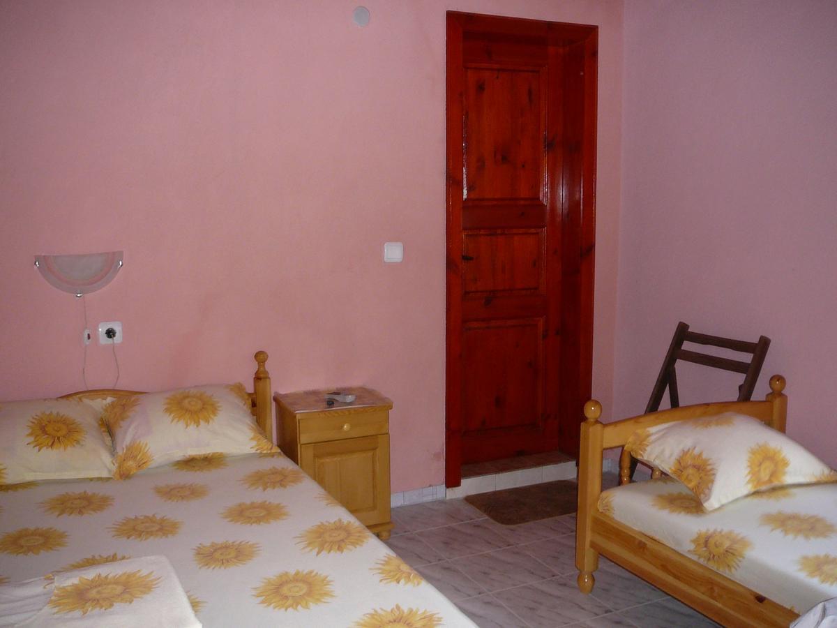 Mountain Sun Guest House Чифлик Экстерьер фото
